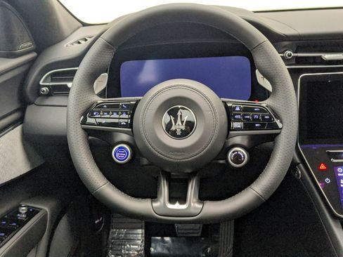 Used 2024 Maserati Grecale GT image 11