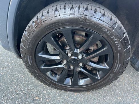Used 2018 Jeep Grand Cherokee Altitude AWD/4WD image 31