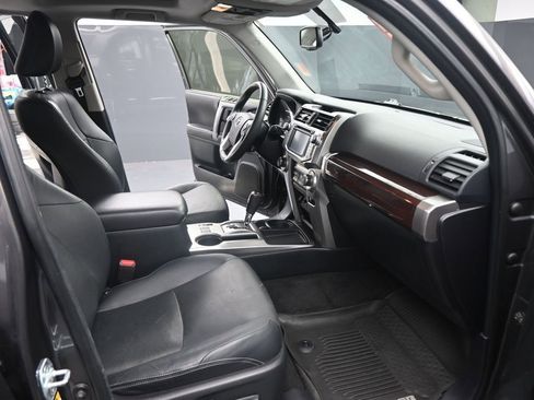 Used 2016 Toyota 4Runner Limited image 22