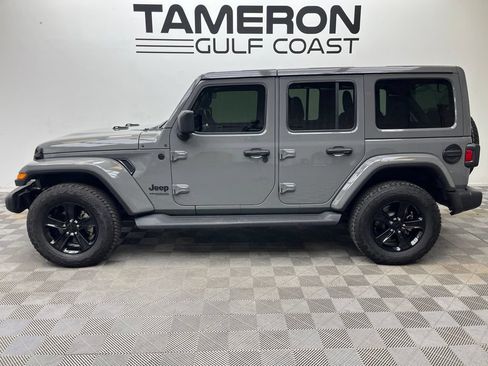 Used 2022 Jeep Wrangler Unlimited Sahara AWD/4WD image 6