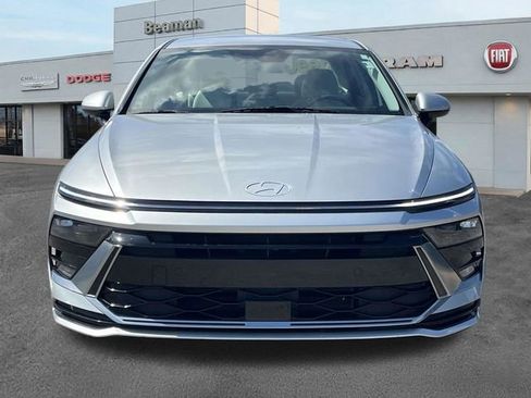 Used 2025 Hyundai Sonata SEL FWD image 2