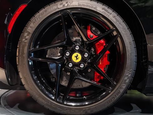 Certified 2023 Ferrari F8 Tributo RWD image 15