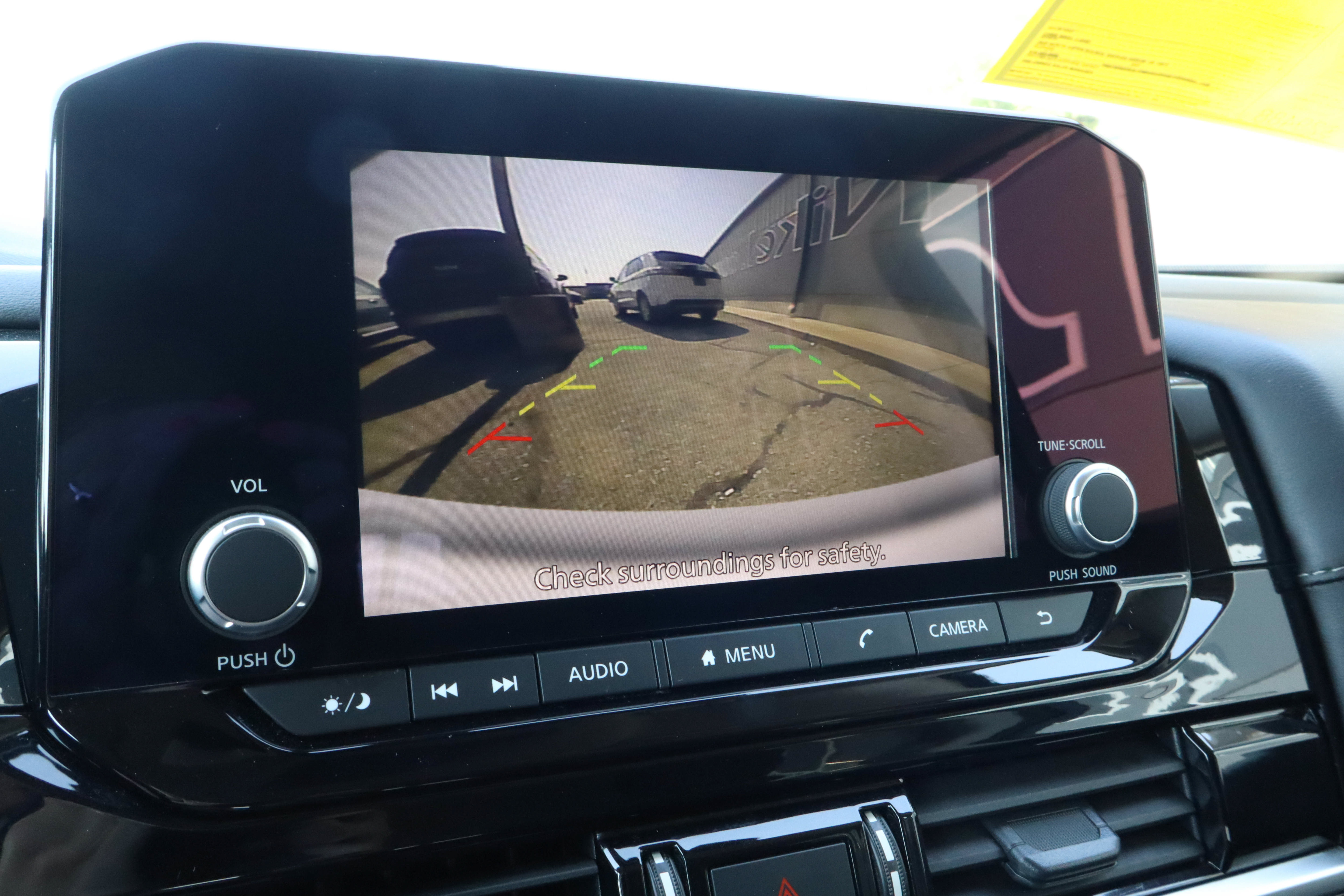 Used 2025 Nissan Pathfinder SV FWD image 12