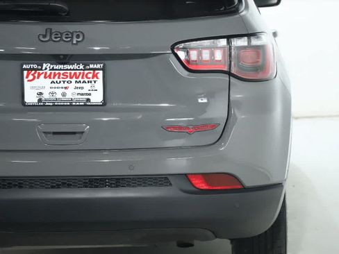 Used 2023 Jeep Compass Trailhawk w/ Trailhawk Convenience Group AWD/4WD image 44