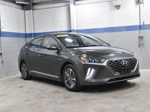 Used 2020 Hyundai Ioniq SEL image 27