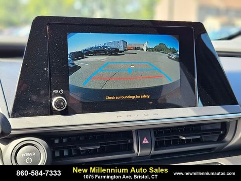 Used 2024 Toyota Prius LE image 21