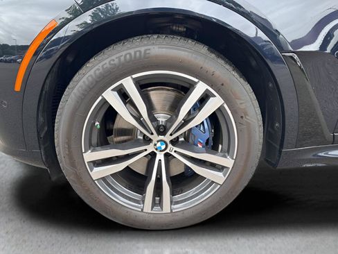 Used 2025 BMW X7 M60i image 16