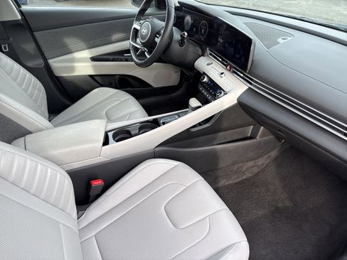 Used 2024 Hyundai Elantra Limited image 24