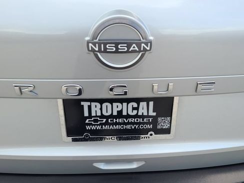 Used 2023 Nissan Rogue SV FWD image 32