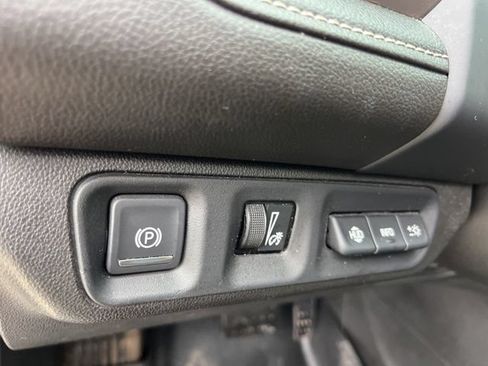 Used 2021 GMC Acadia Denali w/ Denali Ultimate Package AWD/4WD image 17