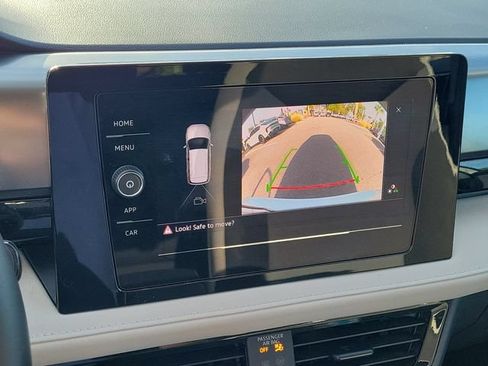 Certified 2025 Volkswagen Taos S FWD image 21