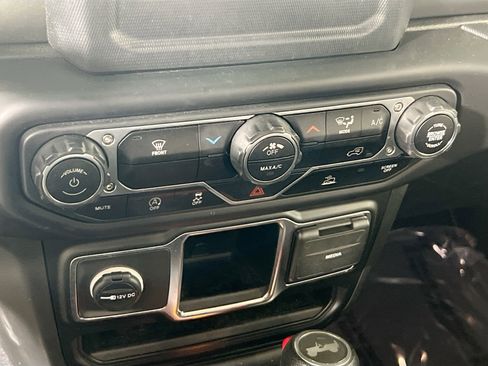 Used 2023 Jeep Wrangler Sport image 15