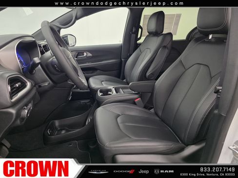 New 2027 Chrysler Pacifica Select FWD image 15