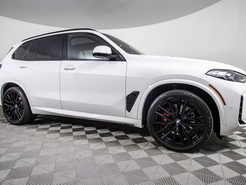 Used 2025 BMW X5 sDrive40i w/ M Sport Package RWD image 3