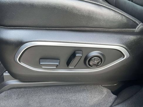 Used 2022 Jeep Wagoneer Series II RWD image 13