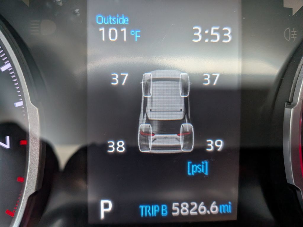 Used 2022 Toyota RAV4 XLE w/ Convenience Package FWD image 17