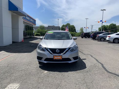 Used 2017 Nissan Sentra SV FWD image 2
