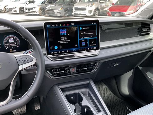 New 2026 Volkswagen Tiguan SE FWD image 6