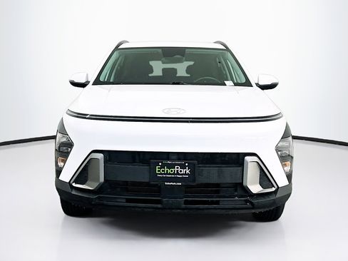 Used 2025 Hyundai Kona SEL image 2