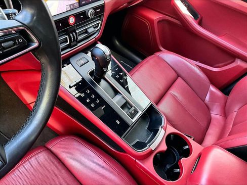 Certified 2023 Porsche Macan AWD/4WD image 20