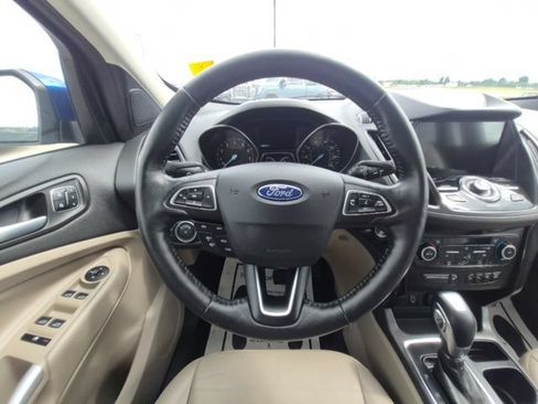 Used 2019 Ford Escape Titanium AWD/4WD image 25