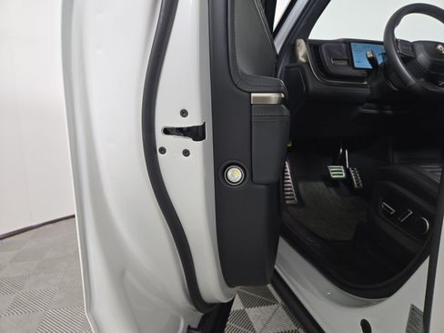 Used 2024 Rivian R1S Adventure AWD/4WD image 32