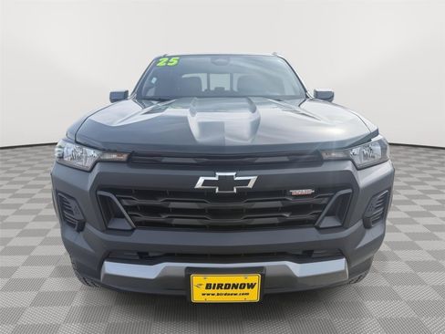 Used 2025 Chevrolet Colorado Trail Boss AWD/4WD image 4