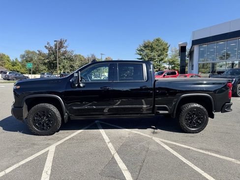 Used 2024 Chevrolet Silverado 3500 High Country w/ High Country Premium Package image 2