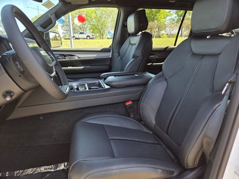 New 2026 Jeep Grand Wagoneer L Limited w/ Premium Group II AWD/4WD image 12