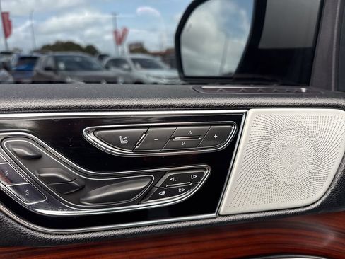Used 2020 Lincoln Navigator L Reserve w/ Equipment Group 208A Reserve image 14