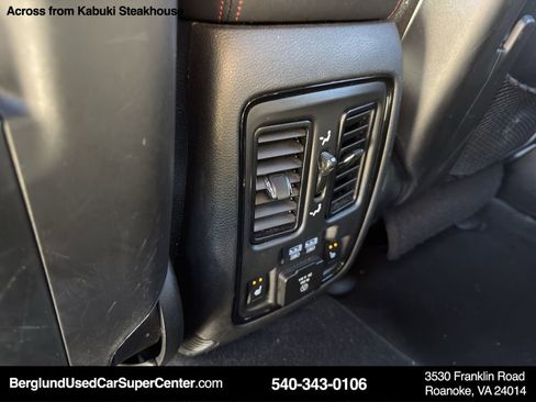 Used 2023 Dodge Durango GT image 33