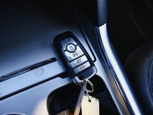 Used 2023 Ford Explorer XLT w/ Equipment Group 202A image 25