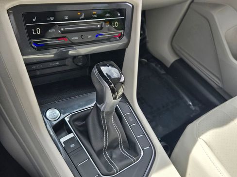 Certified 2022 Volkswagen Tiguan SE FWD image 21