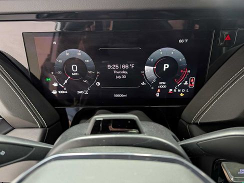 Certified 2025 GMC Yukon AT4 Ultimate AWD/4WD image 27