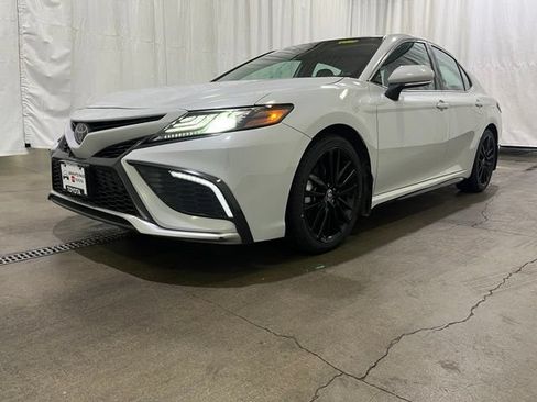 Certified 2022 Toyota Camry XSE FWD image 25