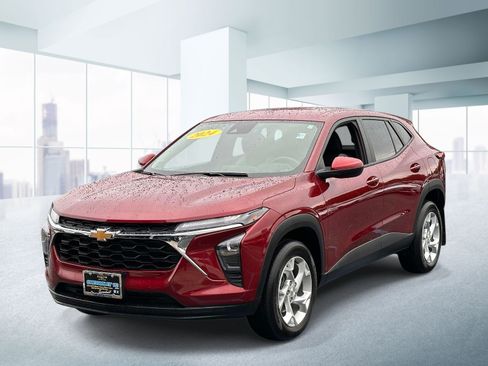 Used 2024 Chevrolet Trax LS w/ LS Convenience Package FWD image 1