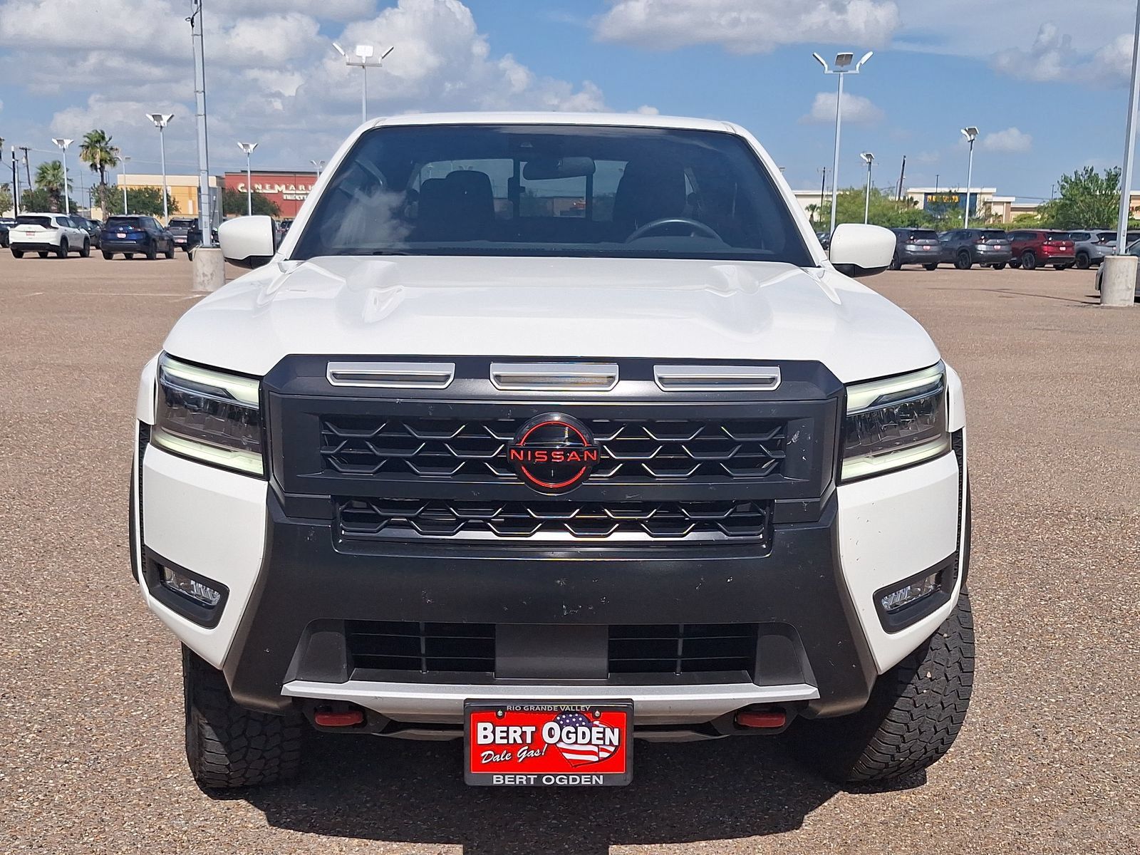 Used 2025 Nissan Frontier PRO-4X AWD/4WD image 2