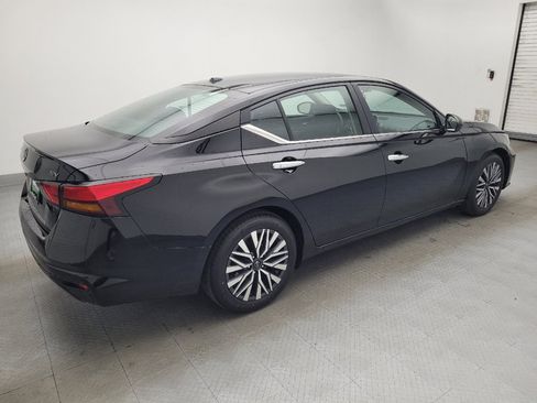 Used 2024 Nissan Altima 2.5 SV image 10