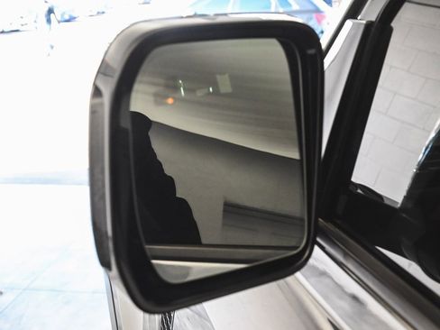 Used 2023 Land Rover Defender 90 S image 39