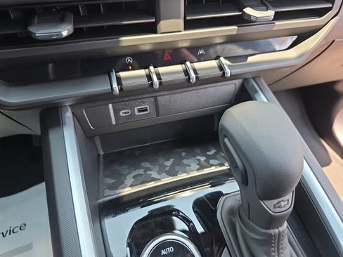 New 2026 Chevrolet Colorado Trail Boss AWD/4WD image 18