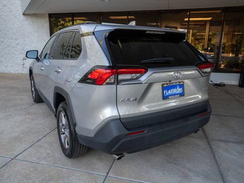 Used 2025 Toyota RAV4 XLE AWD/4WD image 5