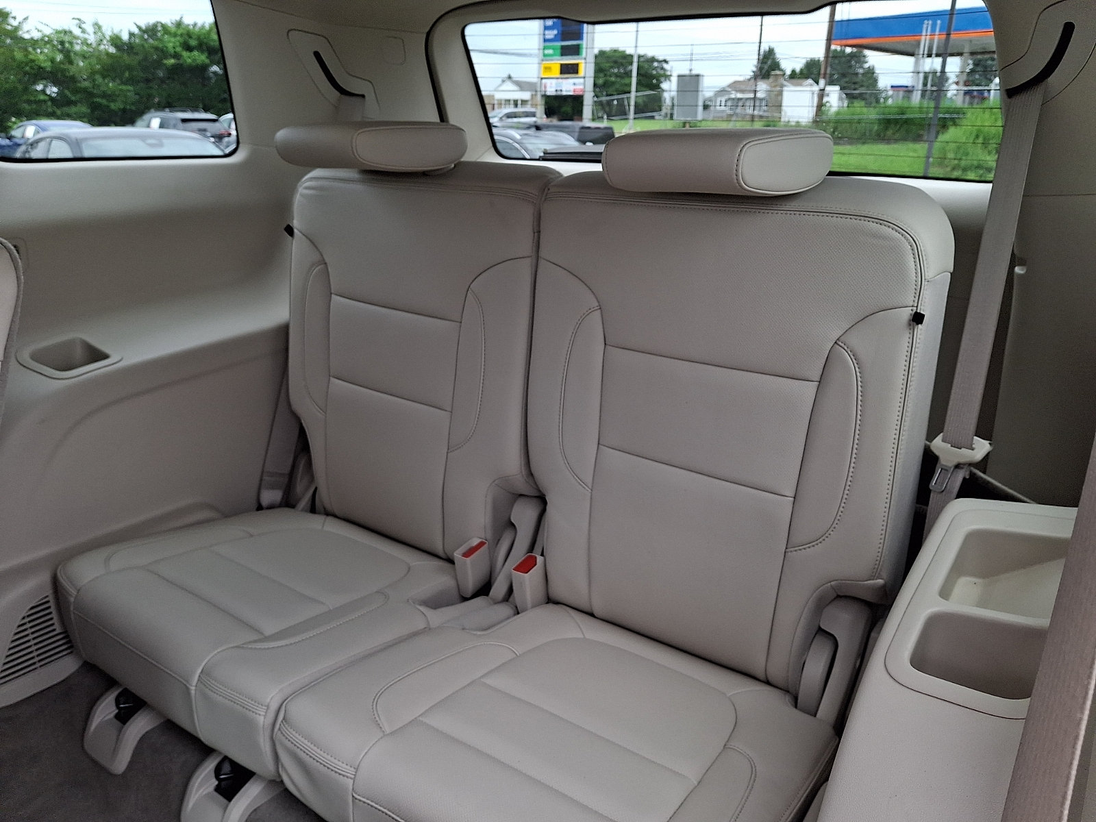Used 2023 GMC Acadia Denali AWD/4WD image 9