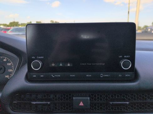 Used 2025 Honda HR-V LX image 17