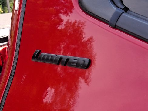 Used 2023 Toyota Tundra Limited w/ Power Package AWD/4WD image 4