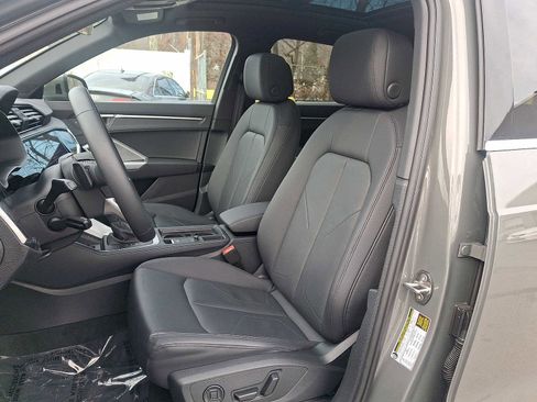 Certified 2025 Audi Q3 2.0T Premium w/ Convenience Package image 11