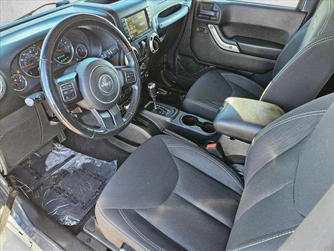 Used 2017 Jeep Wrangler Sahara w/ Connectivity Group image 9