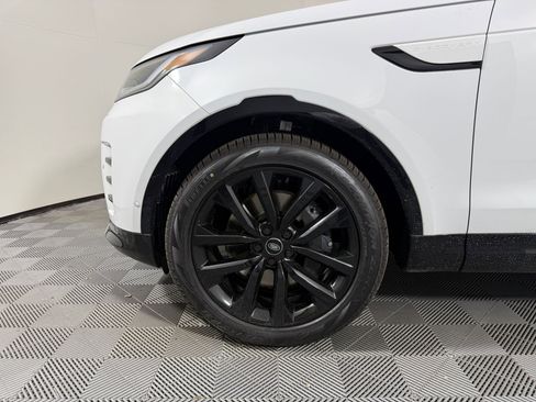 New 2026 Land Rover Discovery Limited Edition image 9