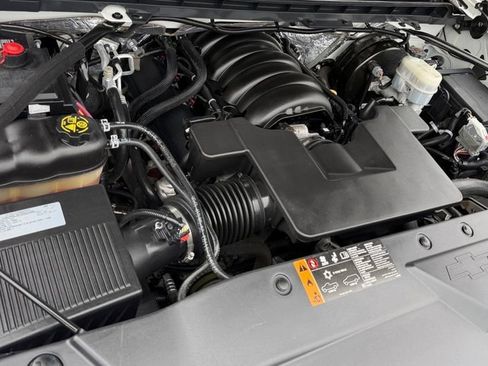 Used 2018 Chevrolet Silverado 1500 LT w/ All Star Edition AWD/4WD image 30