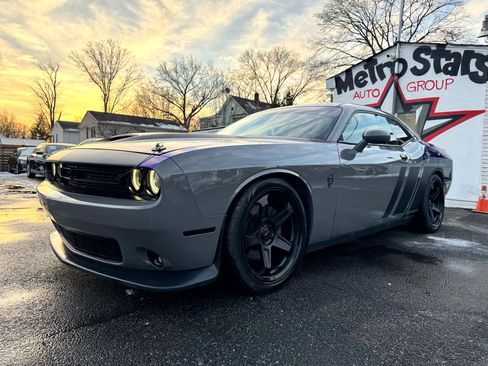 Used 2017 Dodge Challenger R/T w/ Quick Order Package 22P T/A image 3
