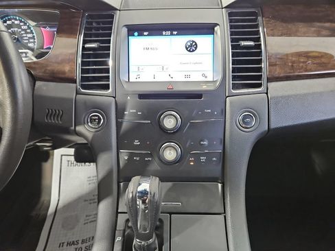 Used 2016 Ford Taurus Limited FWD image 19